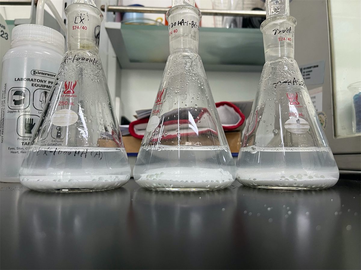 酶合科技实验室中的固定化酶载体
